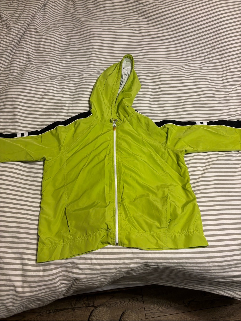Women’s wind breaker jacket. Size large